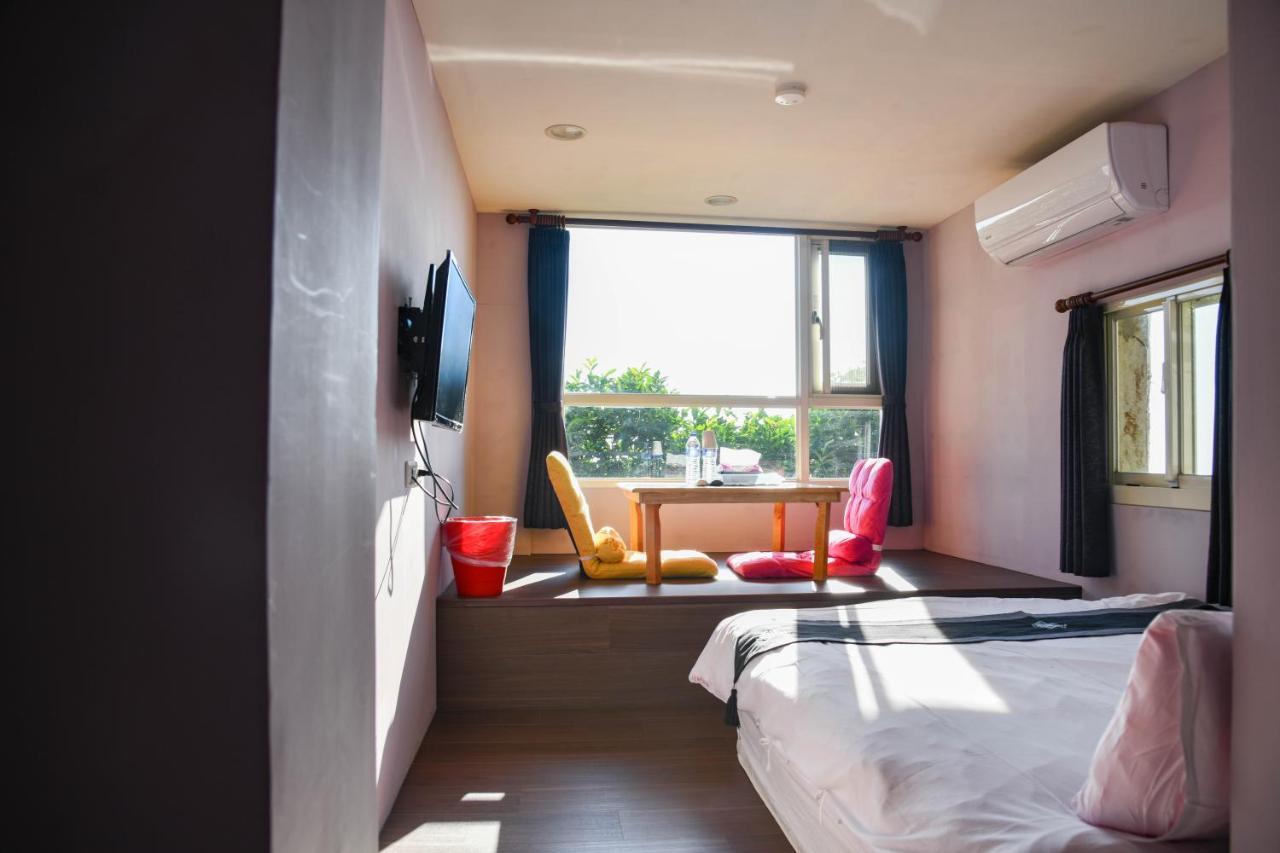 Way Young House Цзюфень Екстер'єр фото