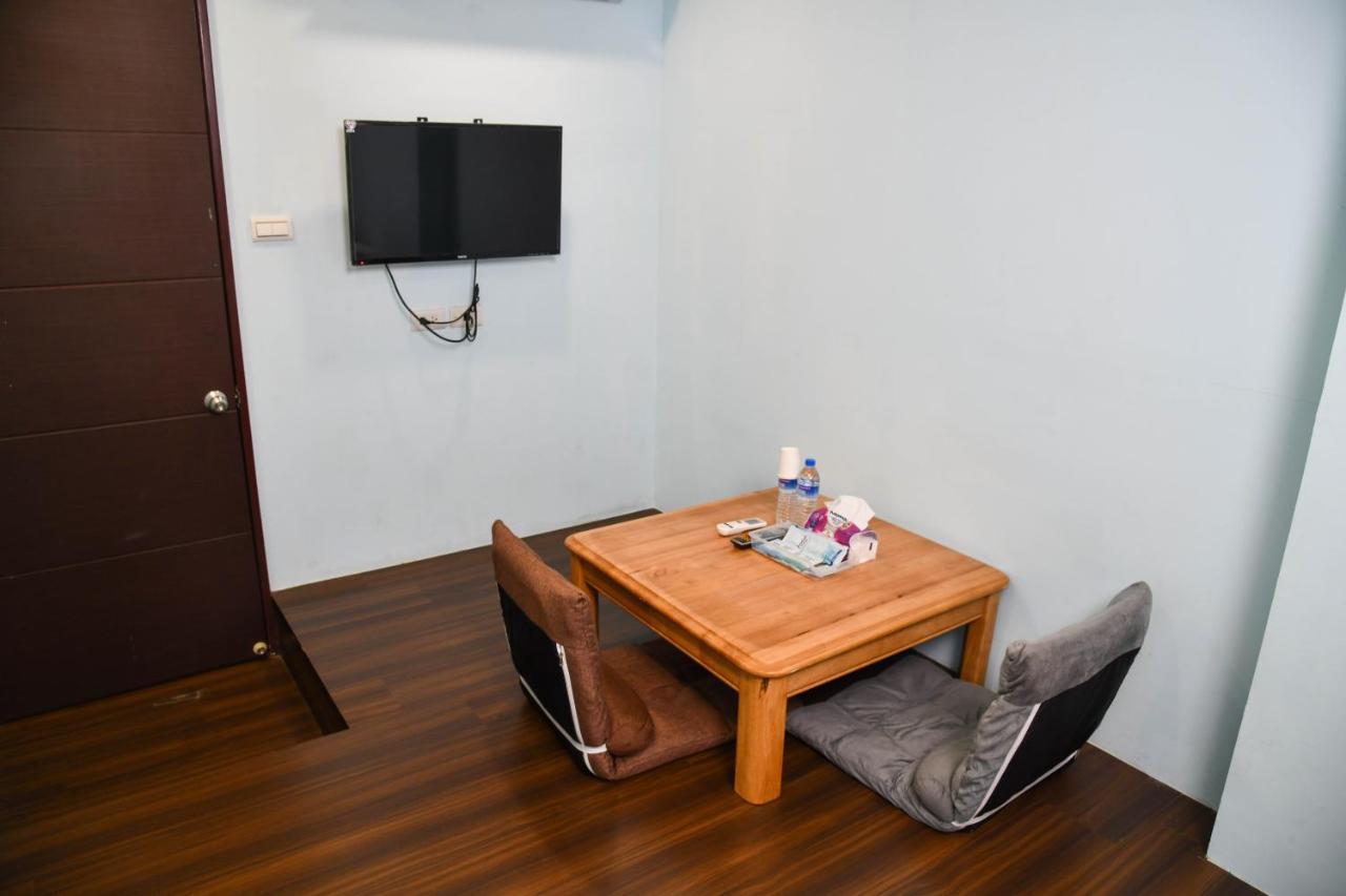 Way Young House Цзюфень Екстер'єр фото