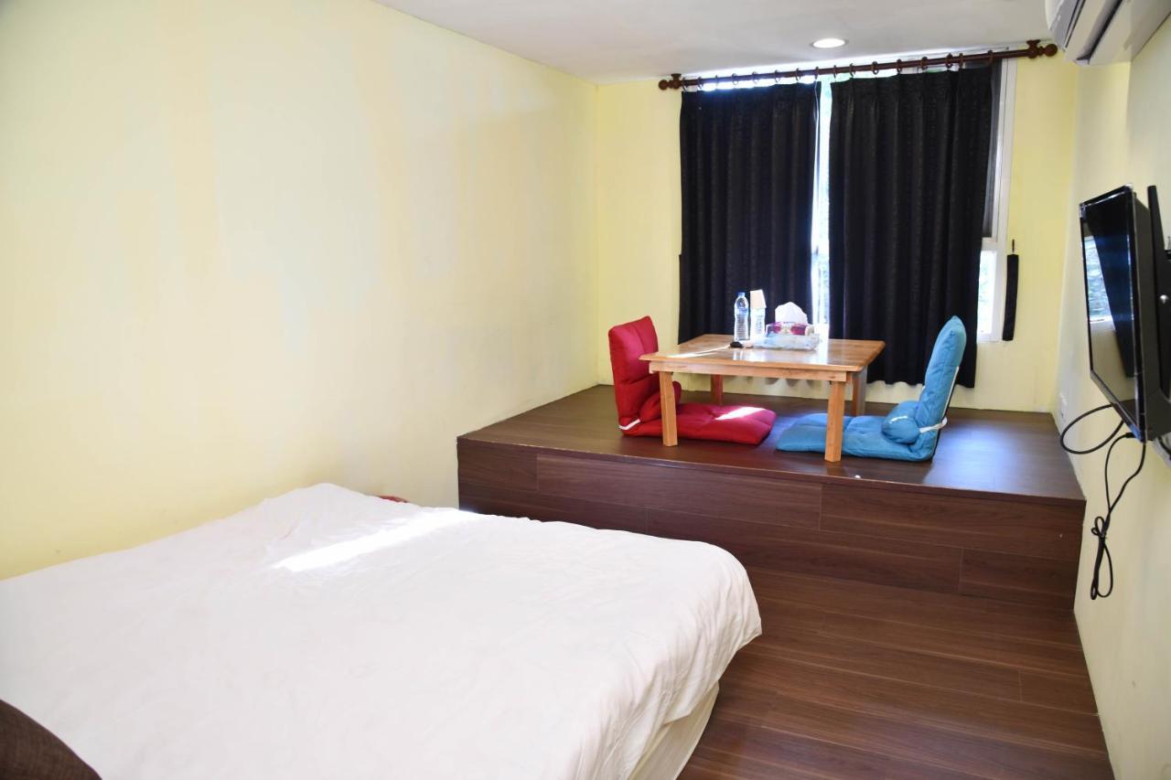 Way Young House Цзюфень Екстер'єр фото