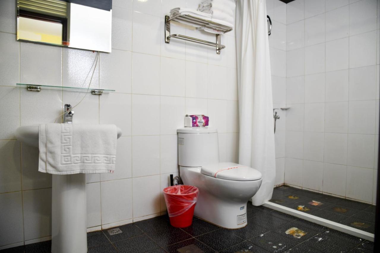 Way Young House Цзюфень Екстер'єр фото