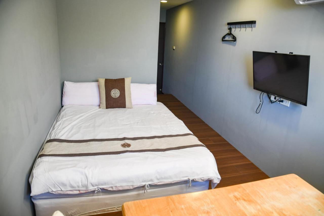Way Young House Цзюфень Екстер'єр фото