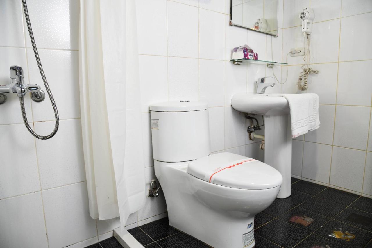 Way Young House Цзюфень Екстер'єр фото