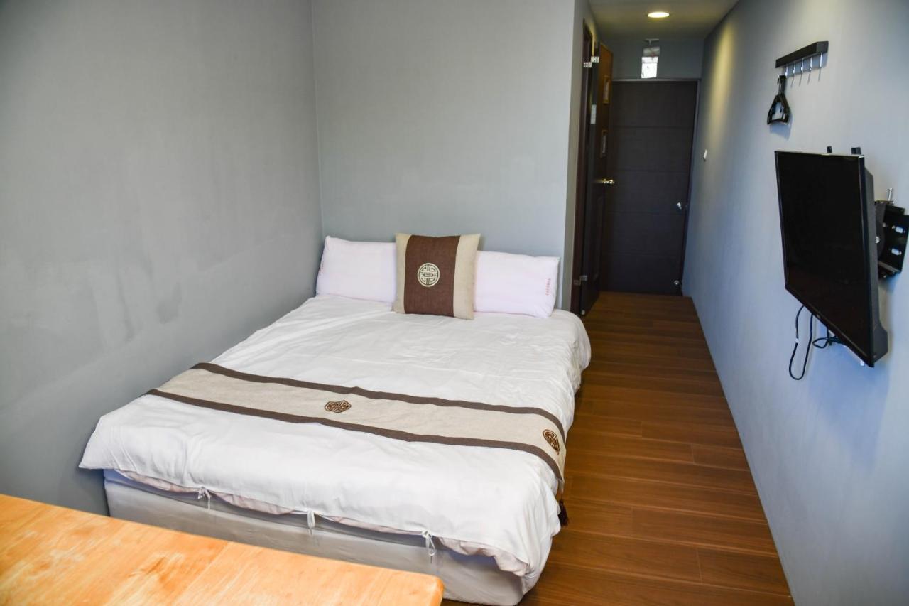 Way Young House Цзюфень Екстер'єр фото
